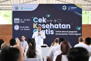 Wakil Menteri Transmigrasi Viva Yoga Mauladi memberikan sambutan pada kegiatan Cek Kesehatan Gratis di Kementerian Transmigrasi, Jakarta, 22 Juli 2026.