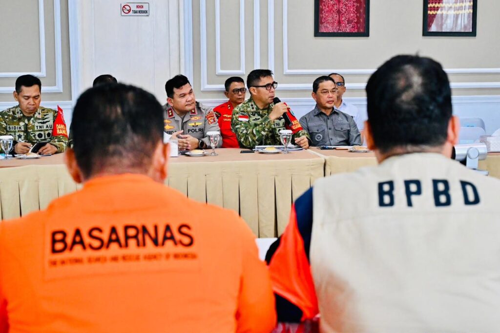 Presiden Prabowo Instruksikan Penguatan Operasi Darat dan Udara untuk Tangani Karhutla