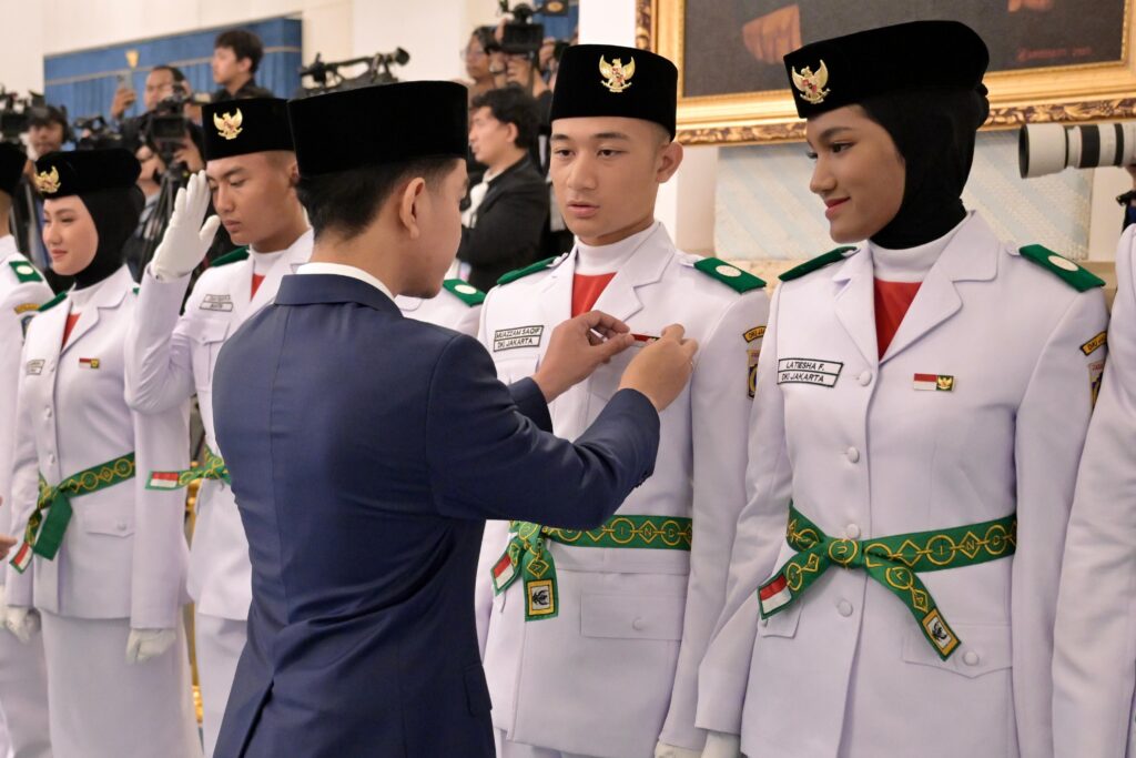 Resmi Dikukuhkan, 76 Anggota Paskibraka Siap Bertugas pada Upacara HUT ke-81 Kemerdekaan RI
