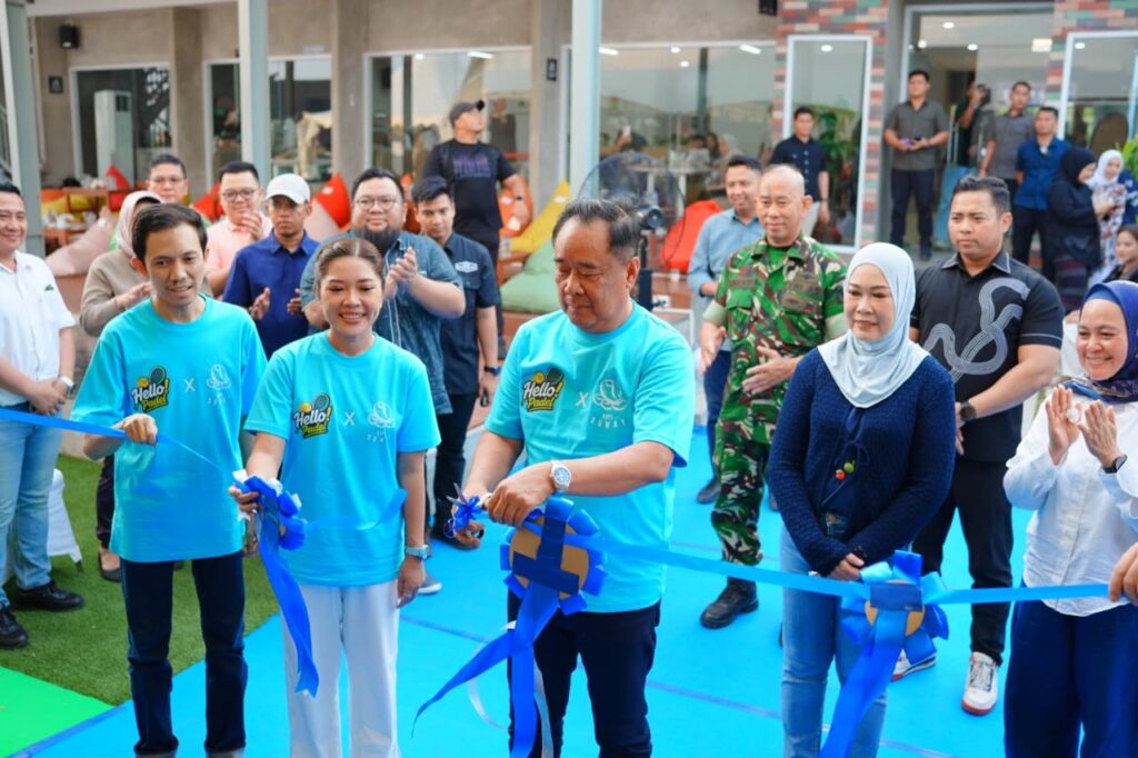 Wagub Cik Ujang Resmikan Hello Padel X Kopi Suway, Hadirkan Warna Baru Olahraga dan Tempat Bersantai Keluarga di Palembang