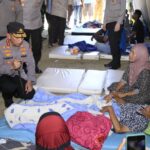 Kapolri Tinjau Posko Pengungsian Barangkolong, Pastikan Layanan Warga Terdampak Gempa Berjalan Optimal