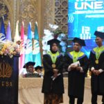 Mentan Amran Beri Wisudawan Combine Harvester, Siapkan jadi Pengusaha Muda