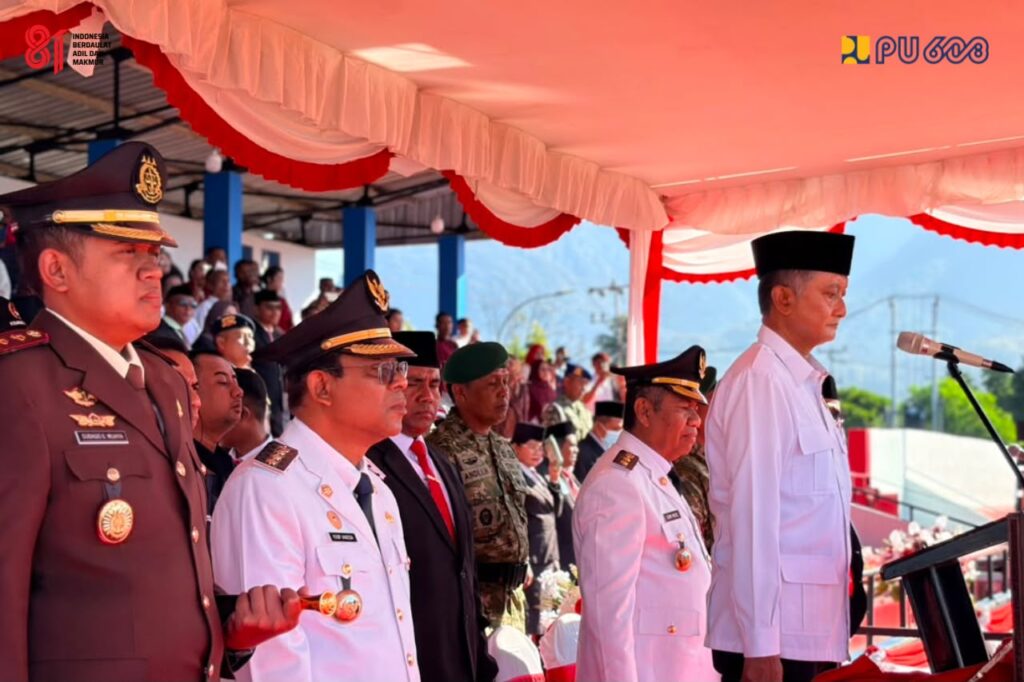 Di Tengah Penanganan Gempa, Menteri Dody Pimpin Upacara HUT ke-81 Kemerdekaan RI di Ende