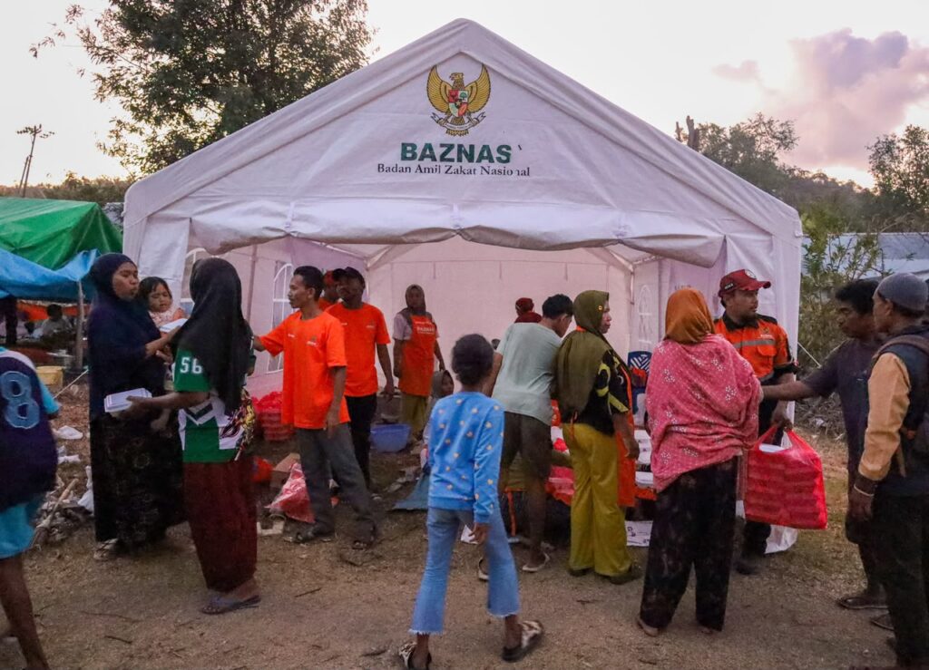 BAZNAS RI Distribusikan 1.900 Porsi Makanan Siap Saji untuk Penyintas Gempa di NTT