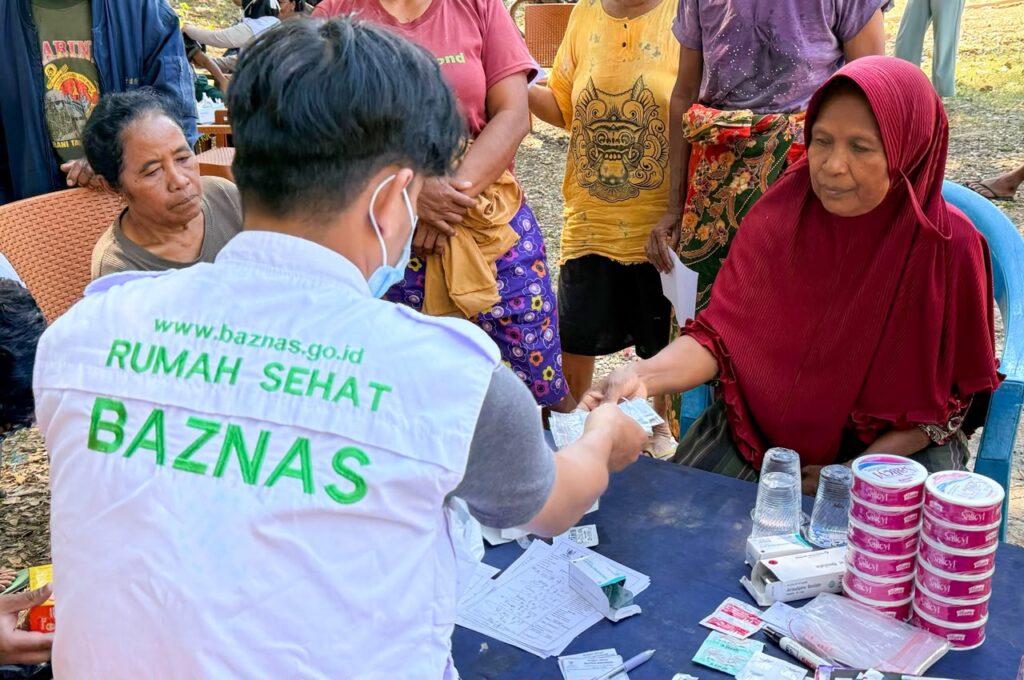 Hadirkan Layanan Kesehatan Mobile, BAZNAS Jangkau Penyintas Gempa NTT hingga Pelosok