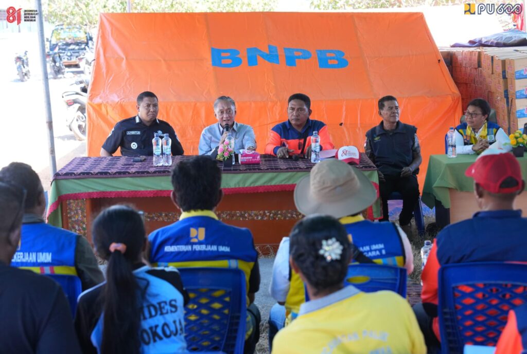 Kunjungi Pulau Palue, Menteri Dody  Siapkan Solusi Air Bersih dan Pengamanan Pantai