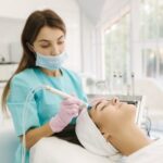 Hasil Perawatan Klinik Tetap Awet? Kuncinya Ada di Perawatan Rumah Sehari-hari