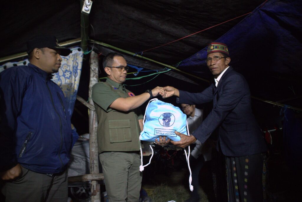 BNPB Salurkan Bantuan bagi Warga Terdampak Gempa M7.7 di Kecamatan Kuwus di Manggarai Barat