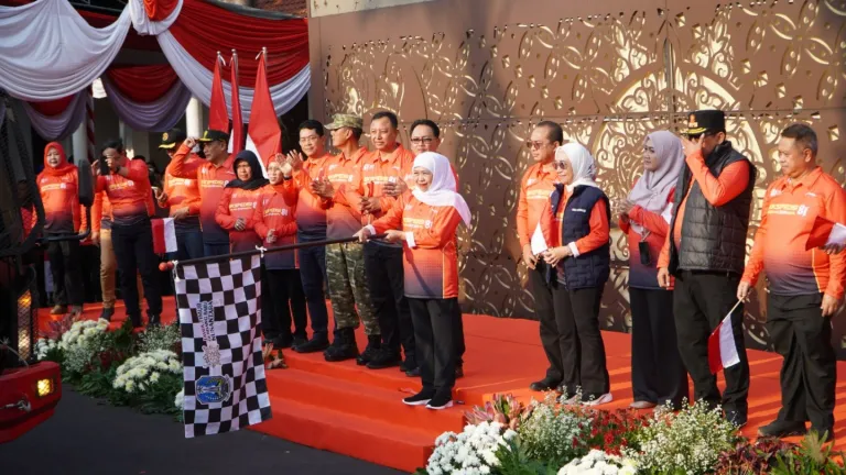 Gubernur Khofifah Lepas Pendakian Ekspedisi 81 Arjuno 3339 MDPL