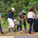 Gubernur Ansar Kembali Pimpin Gotong Royong, Ajak Warga Jaga Kebersihan