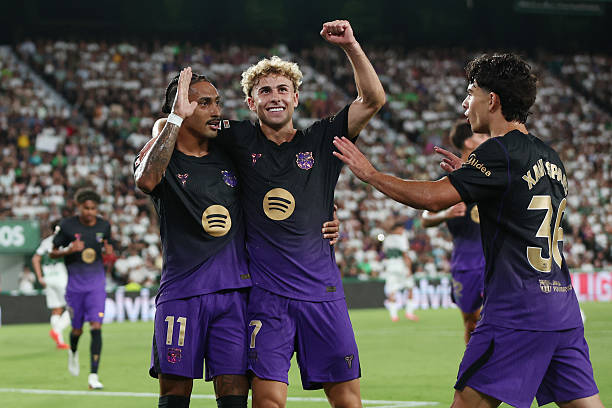 Raphinha dan Fermín Lopez Borong 4 Gol, Barcelona Hancurkan Elche 5-0