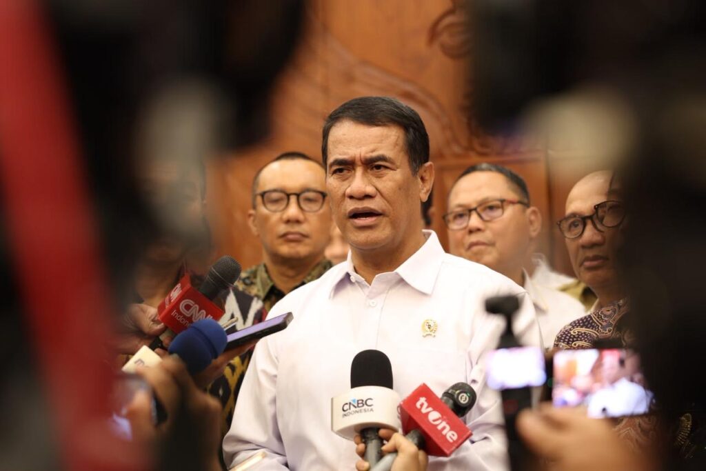 Perkuat Pasokan Beras Premium ke Ritel, Mentan Amran ke Bulog : Bila Perlu Kali Tiga, Beras Banyak