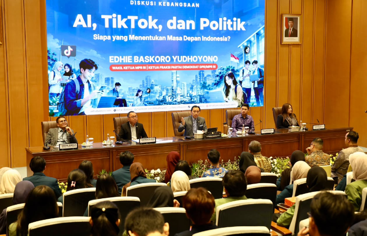 Bahas AI, TikTok, dan Politik, Ibas Ajak Anak Muda Think Deep, Participate, Lead