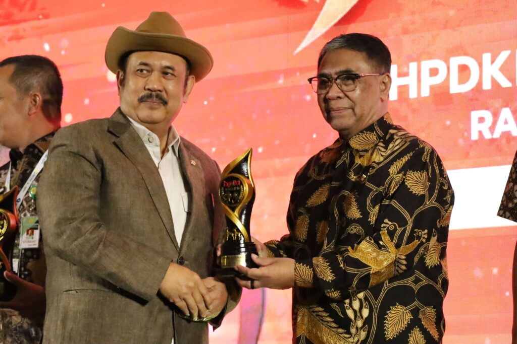 BAZNAS RI Raih Penghargaan Lembaga Pemberdaya dari HPDKI