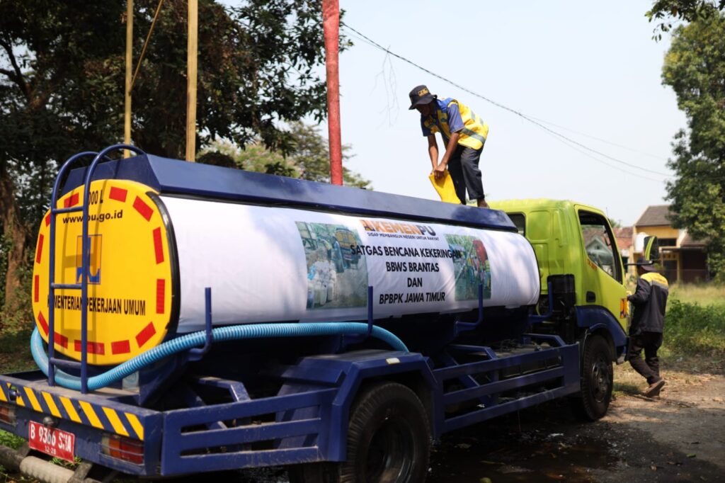 Kekeringan Melanda, Kementerian PU Pastikan Pasokan Air Bersih Bagi Warga  Kab. Mojokerto dan Kab. Pamekasan