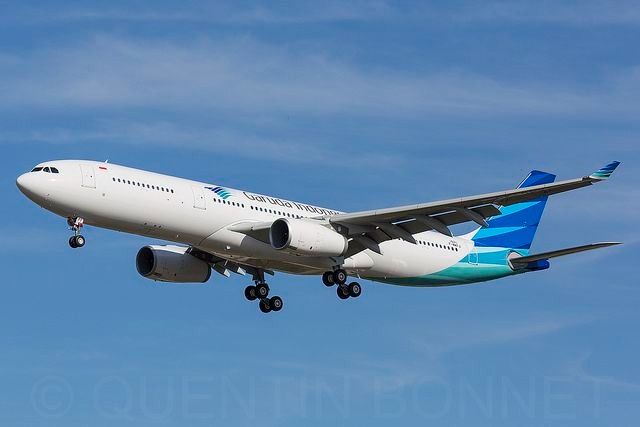 Tak Ada Korban! Video Ban Pesawat Garuda Pecah Saat Mendarat di Bandara Soekarno-Hatta