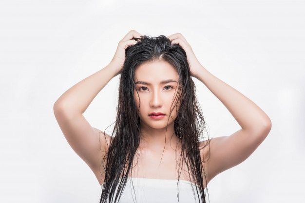 Tampil Bervolume Sepanjang Hari! Ini Tips Menata Rambut Agar Tidak Mudah Lepek