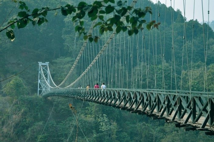 Jembatan Gantung Pengadaran Ambruk! Insiden Tengah Malam yang Memakan Korban