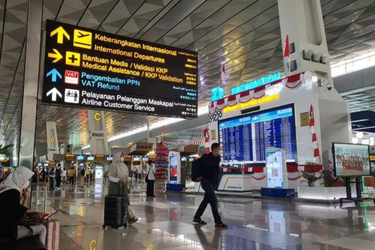 Bandara Jakarta Ditutup 2 Hari Akibat Abu Vulkanik, Ribuan Penumpang Beralih ke Bus