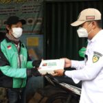 Bantu Pekerja Rentan Terdampak Abu Vulkanik, BAZNAS RI Kembali Salurkan Masker dan Makanan