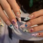 Tren Kuku “Bling Bling” Tahun 2000-an Kembali Viral, Semakin Berkilau dan Mewah