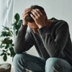 Bukan Tanda Kekuatan! Memendam Emosi Diam-diam Dapat Menggerogoti Tubuh dan Pikiran