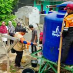 BAZNAS Salurkan 16 Ribu Liter Air Bersih dan Paket Logistik untuk Warga Keranggan Tangsel