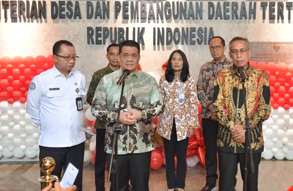 Wamendes Ariza Apresiasi Perusahaan yang Berkontribusi Nyata Bangun Desa