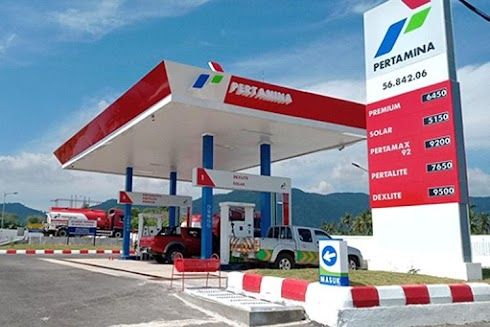 Antrean Mengular di Makassar! Kelangkaan BBM Picu Kegelisahan Warga