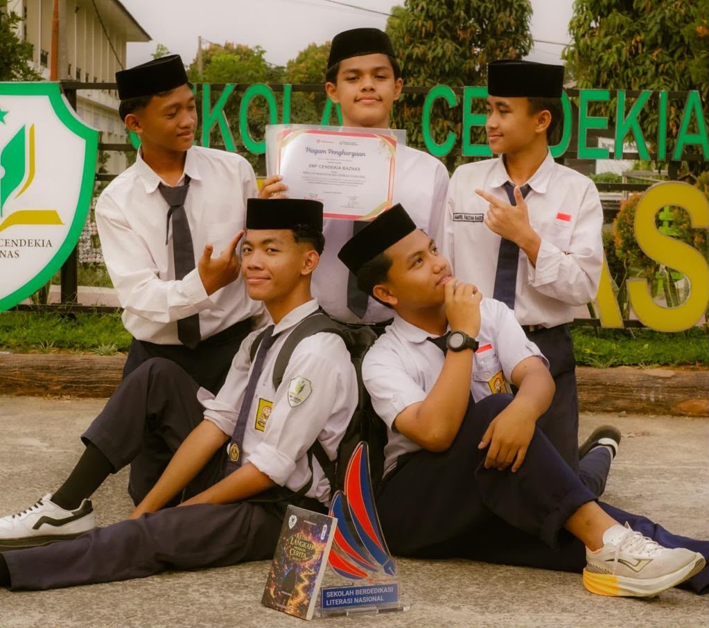 Sekolah Cendekia BAZNAS Kembali Raih Penghargaan Sekolah Berdedikasi Literasi Nasional