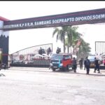 Brimob Polda Jateng Kembali Salurkan Air Bersih untuk Warga Terdampak Kekeringan di Semarang