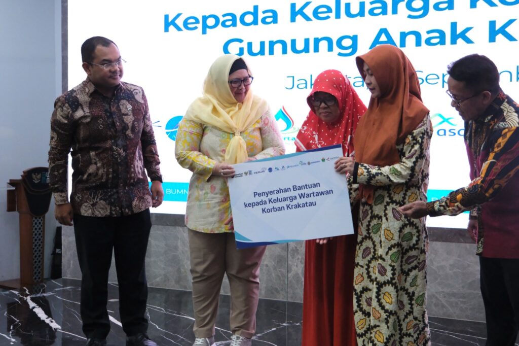 PERURI Turut Salurkan Tali Asih Bagi Keluarga Jurnalis dan Awak Kapal Korban Insiden Arupadhatu I
