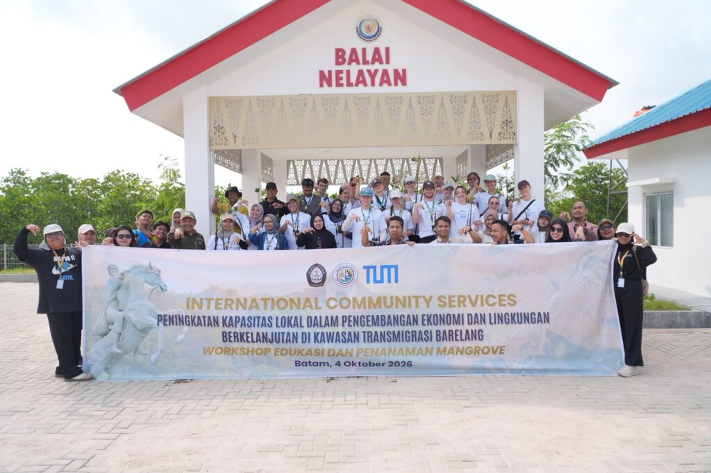 Gali Potensi Ekowisata Tanjung Banon, Delegasi Summer Course 2026 Tanam Mangrove dan Inisiasi Green Design