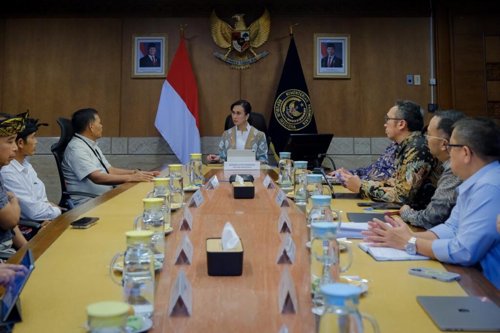 Kemenpar Dorong Ekonomi Sade Kembali Bergerak, Salurkan Bantuan Pemulihan Usaha