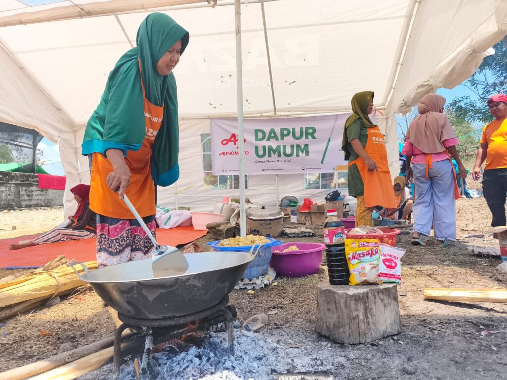 Ajinomoto dan BAZNAS Hadirkan Dapur Umum Bantu Warga Terdampak Bencana di Flores