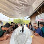 Ganti Kapal Kayu yang Lapuk, Masyarakat Segun Kini Belajar Bikin Kapal Fiberglass dari Tim Ekspedisi Patriot
