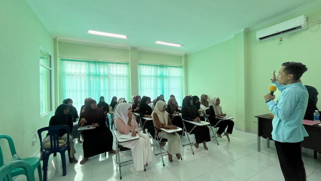 KPI IAIH Pancor Gelar Pelatihan Public Speaking di YPP Darul Abidin Gerisak Semanggeleng