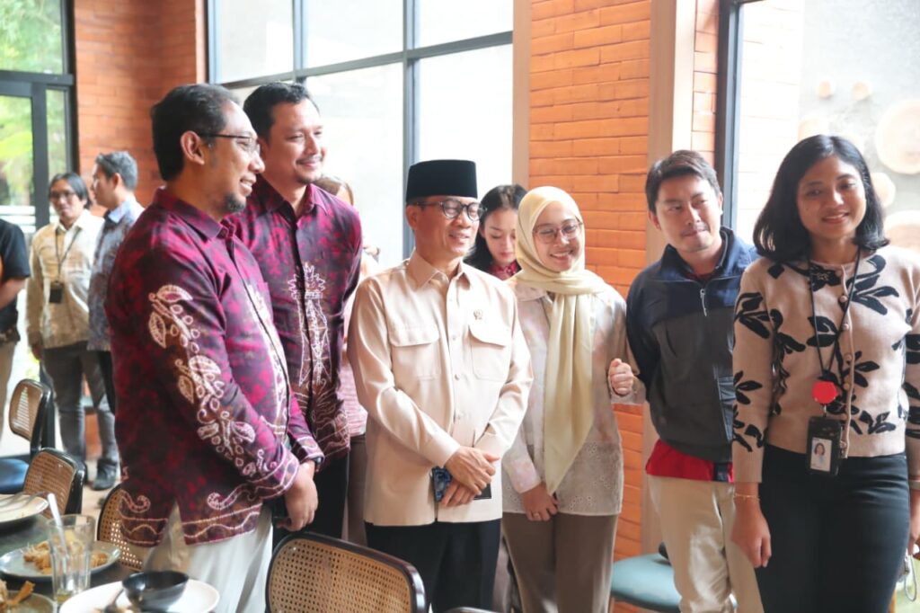 Mendes Yandri Ajak ISSF dan Perusahaan Mitra Perluas Desa Binaan